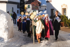 Sternsinger 2018 weg_zur_kirche2