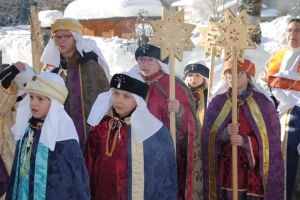 Sternsinger 2018 weg_zur_kirche4