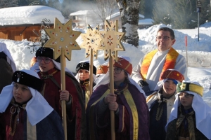 Sternsinger 2018 weg_zur_kirche7