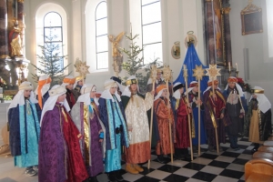 Sternsinger 2018_in_der_kirche1